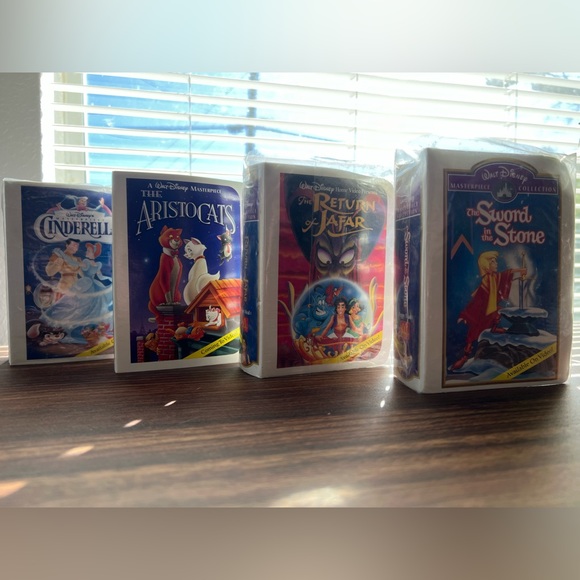 Vintage Walt Disney Figurines (McDonalds) - Picture 1 of 5